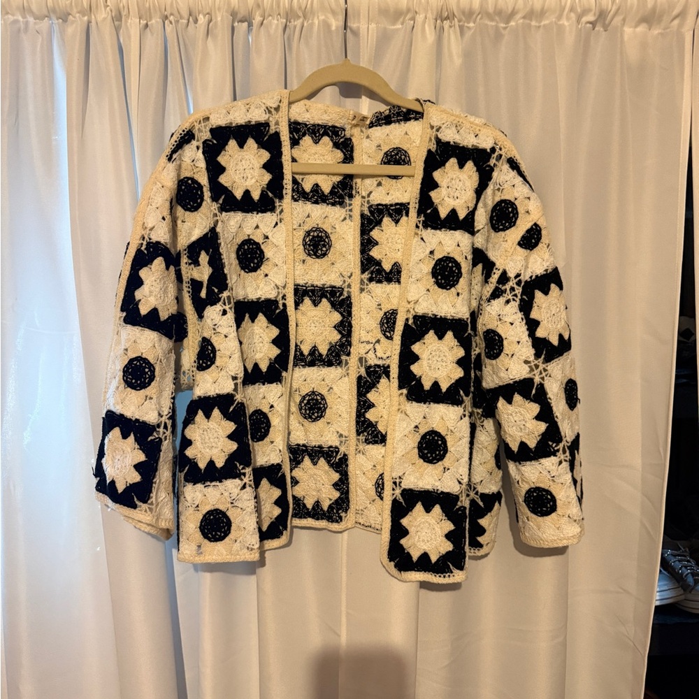 POL Black & White and beige Crochet Patchwork Cape Jacket